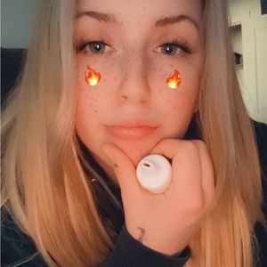 Meet your Posher, Kenzie